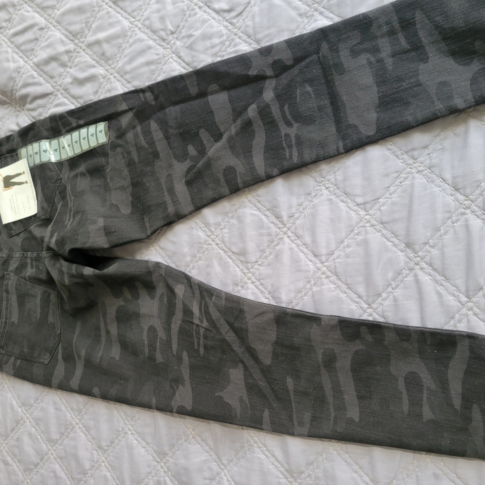 Dark Camouflage Ankle Skinny Jeans